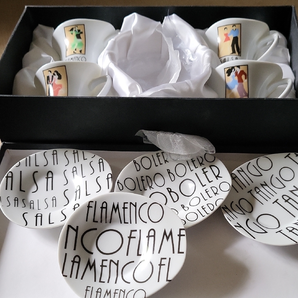 Bijoux Terner Black and White Serveware Set